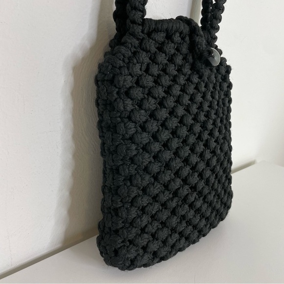 Vintage 90s/Y2K black macramé crochet purse with wooden bead closure - Picture 13 of 17